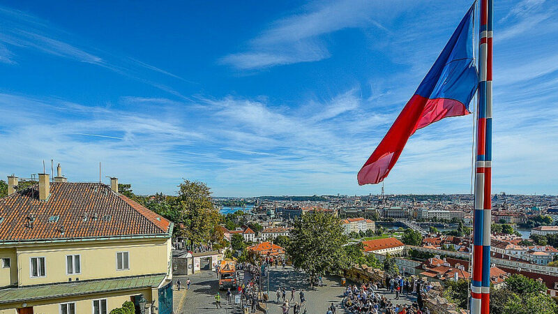 У Празі відбувся парад вишиванок, українці дякували Чехії за допомогу