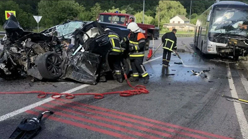 МВС: у Вінницькій області авто зіткнулося з автобусом, загинуло четверо людей