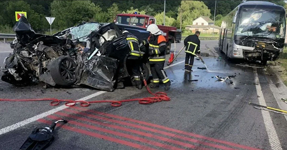 МВС: у Вінницькій області авто зіткнулося з автобусом, загинуло четверо людей