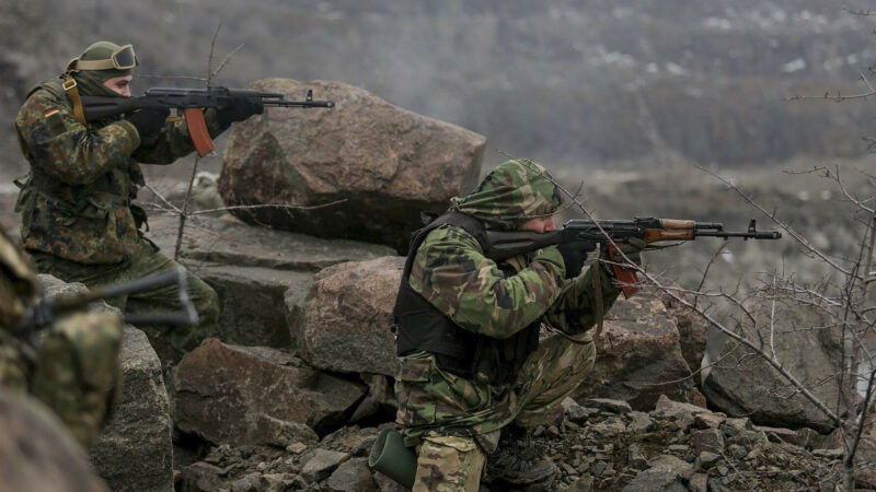 Синєгубов: росіяни намагаються втримати позиції і наступати на Харківщині