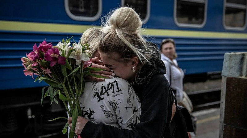 Опитування: Скільки українських біженців планують повертатися з Польщі