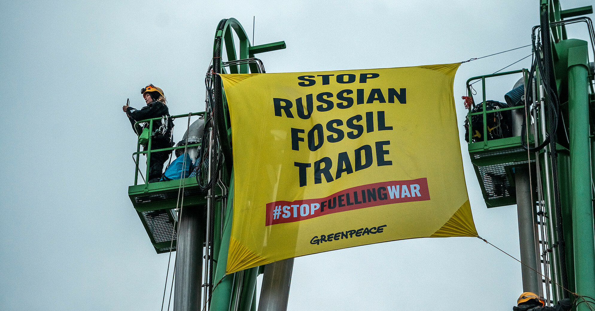 Активісти Greenpeace завадили розвантаженню російського газовоза у Фінляндії