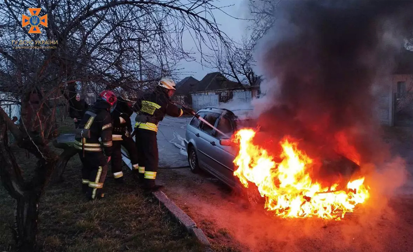 У Дніпрі на ходу загорівся «BMW»: подробиці