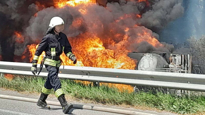 На Київщині вибухнув бензовоз, водій загинув — поліція