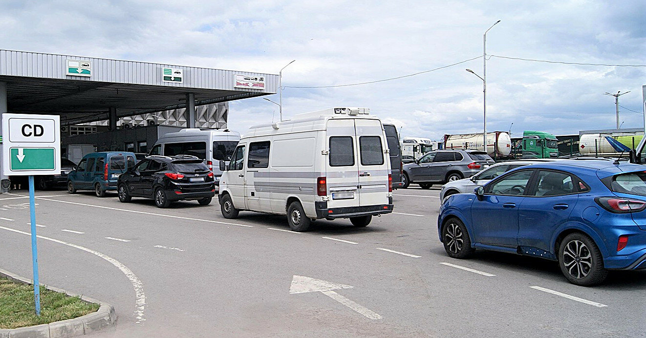 У Держприкордонслужбі спростували інформацію про заборону виїзду з 17-річним юнакам