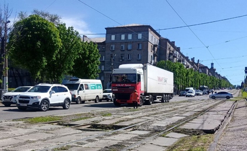 Подробиці ДТП на центральному проспекті у Камʼянському