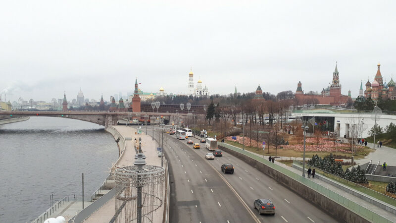 РосЗМІ повідомили, що в центрі Москви знову бачили безпілотник і дим