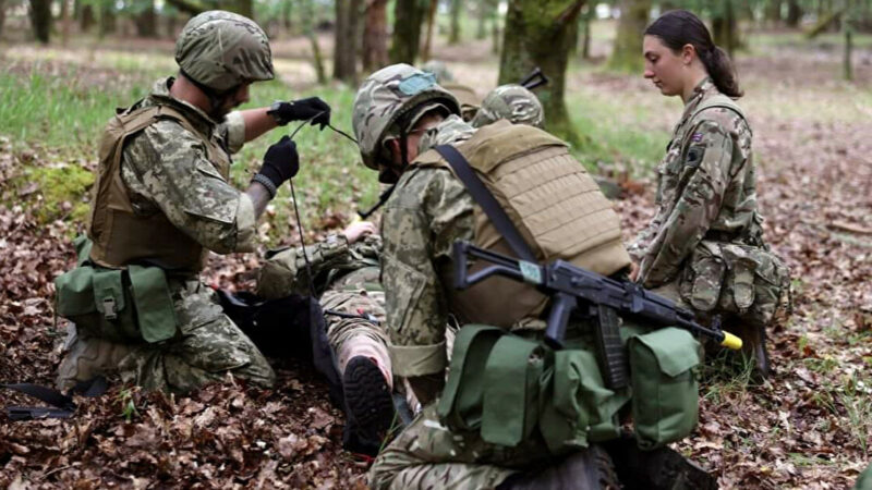 У Генштабі показали, як навчаються українські військові медики у Британії