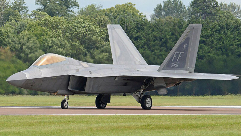 США перекинули на Близький Схід винищувачі F-22 через активність РФ