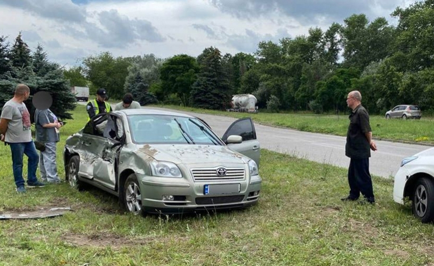 Автівку сплющило від удару : у Дніпрі Toyota зіштовхнулась з КамАЗом