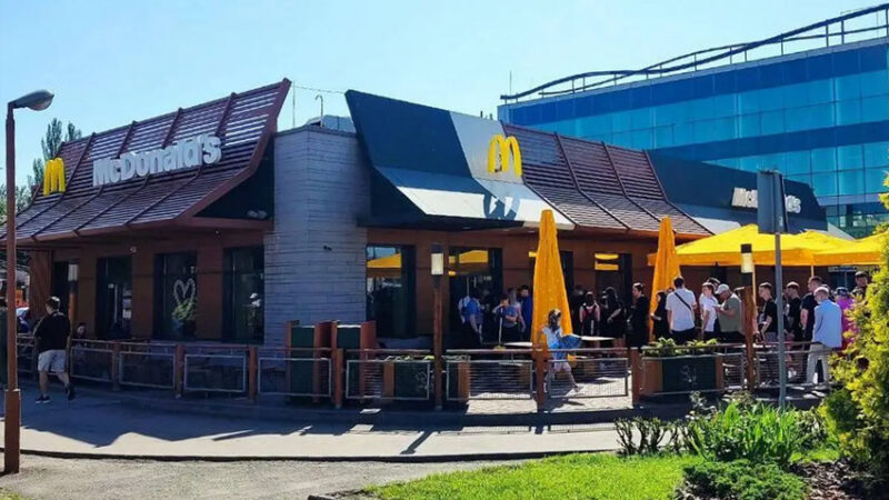 «За 55 км від ворожих позицій»: у Кривому Розі відкрився McDonald’s