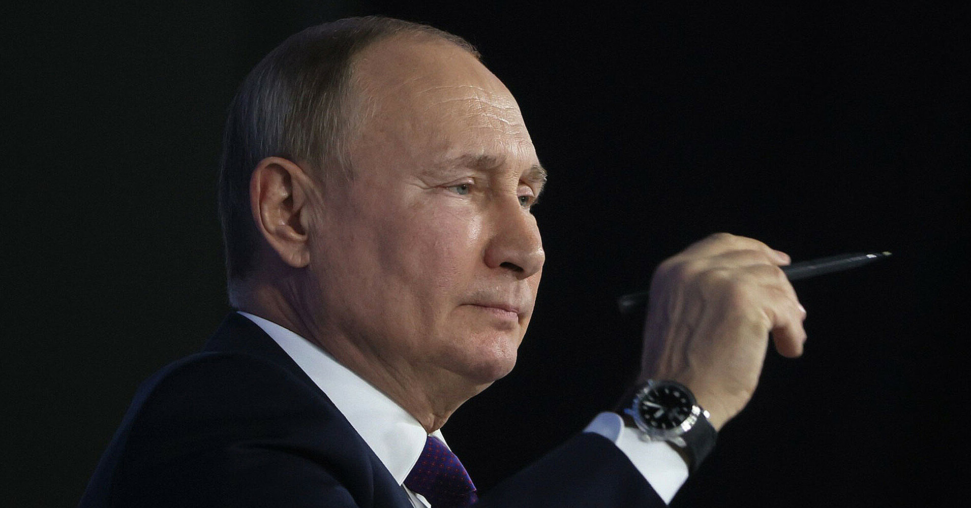 Путін намагається відновити авторитет, але безрезультатно — Bloomberg