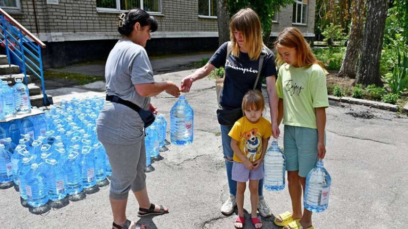 З 31 липня у Нікополі припиняється видача бутильованої питної води