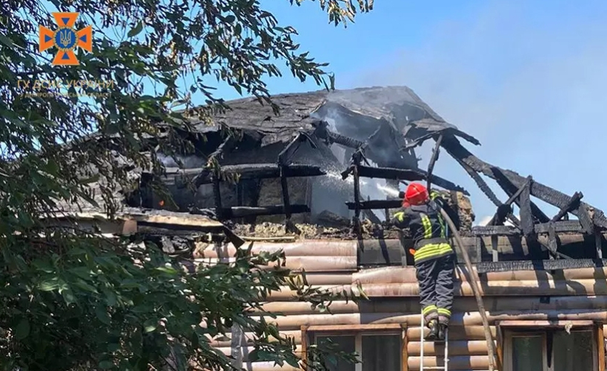 Площа займання 100 кв.м: у Кривому Розі вогнеборці ліквідували масштабну пожежу