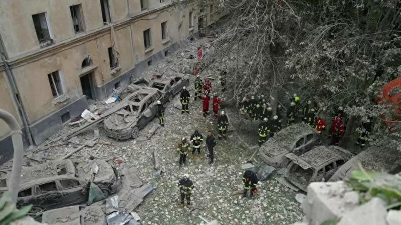 Ракетний удар по Львову: з-під завалів дістали тіло п’ятої жертви