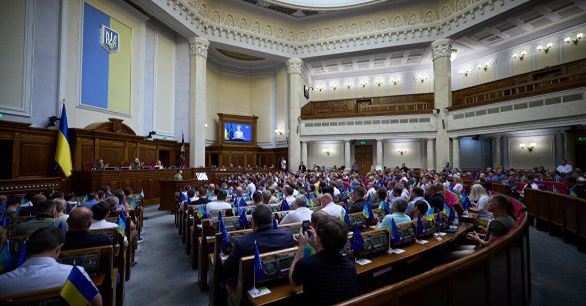 20 депутатів майже не відвідували Раду з початку війни – КВУ