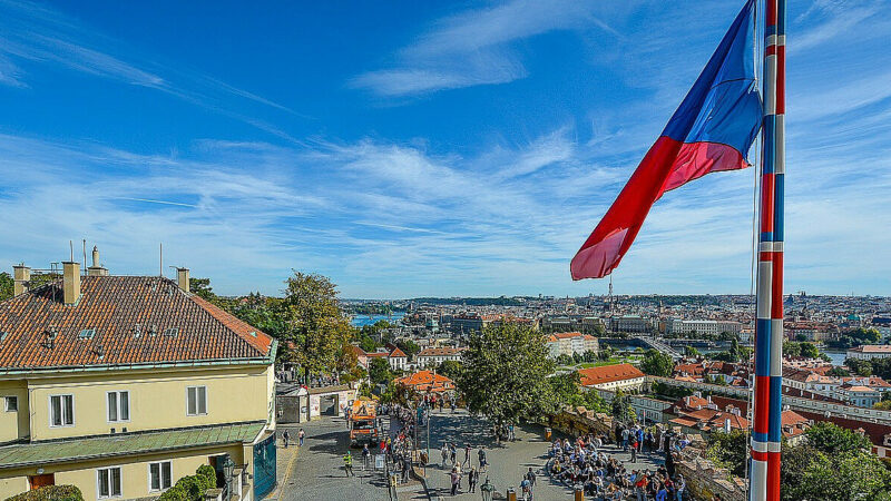 У Чехії скоротили пільги для біженців з України