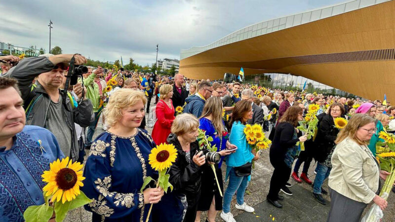 У столиці Фінляндії тисячі людей вийшли на підтримку України