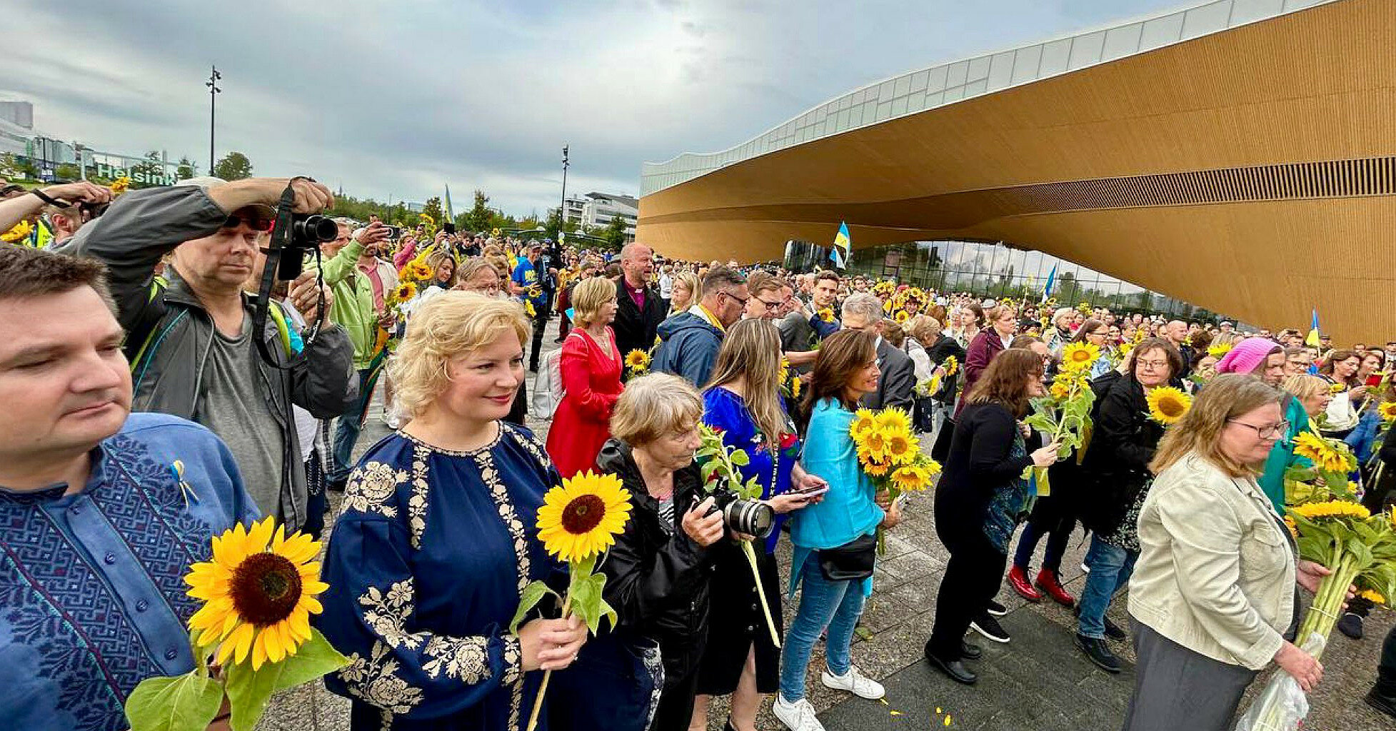 У столиці Фінляндії тисячі людей вийшли на підтримку України