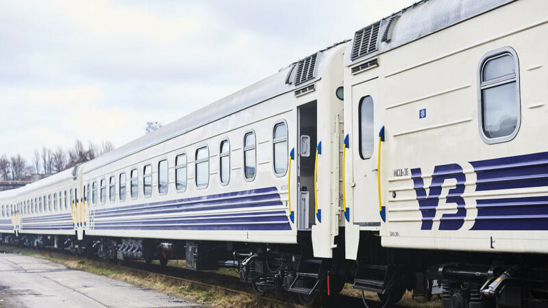 УЗ обмежила рух потягів між Миколаєвом та Херсоном через обстріли