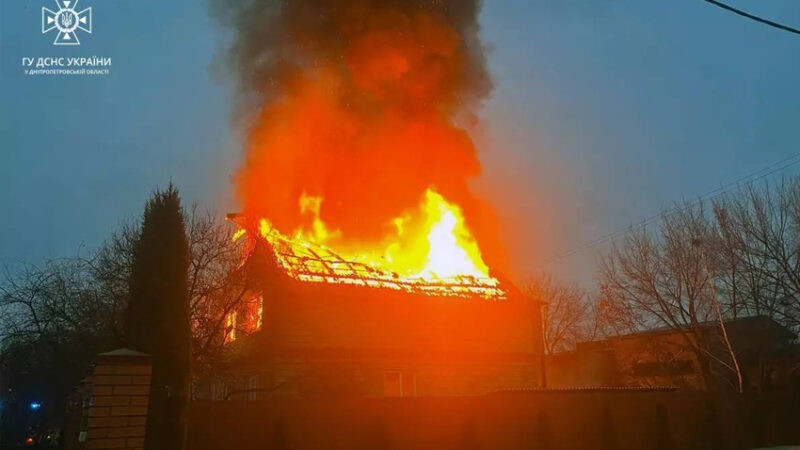 В АНД районі Дніпра ліквідували займання двоповерхового житлового будинку