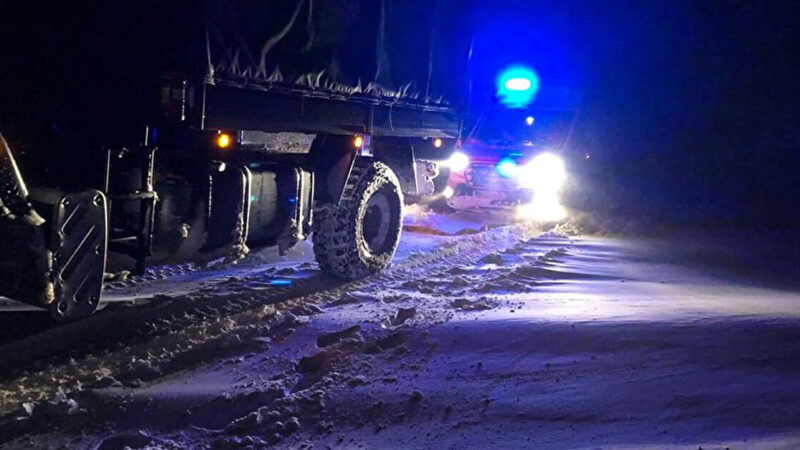 Через заметіль перекрили 14 доріг, рятувальники витягли 840 авто – МВС