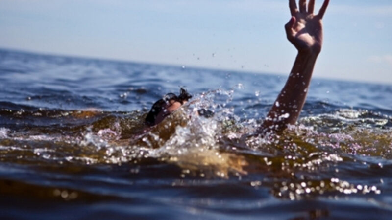 Надзвичайники Кривого Рогу дістали з водойми тіло загиблої жінки: деталі