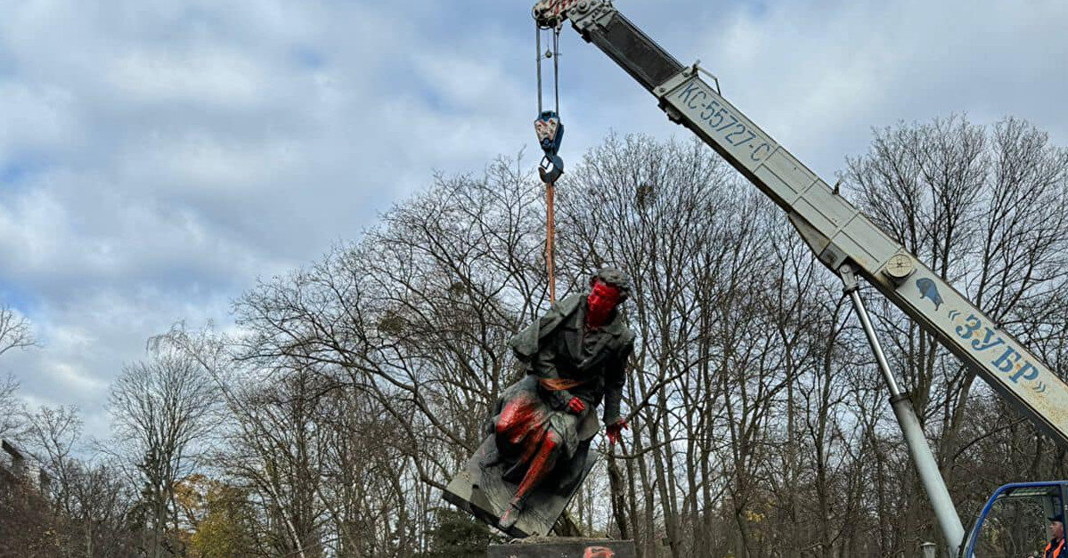 У Києві знесли пам’ятник Пушкіну