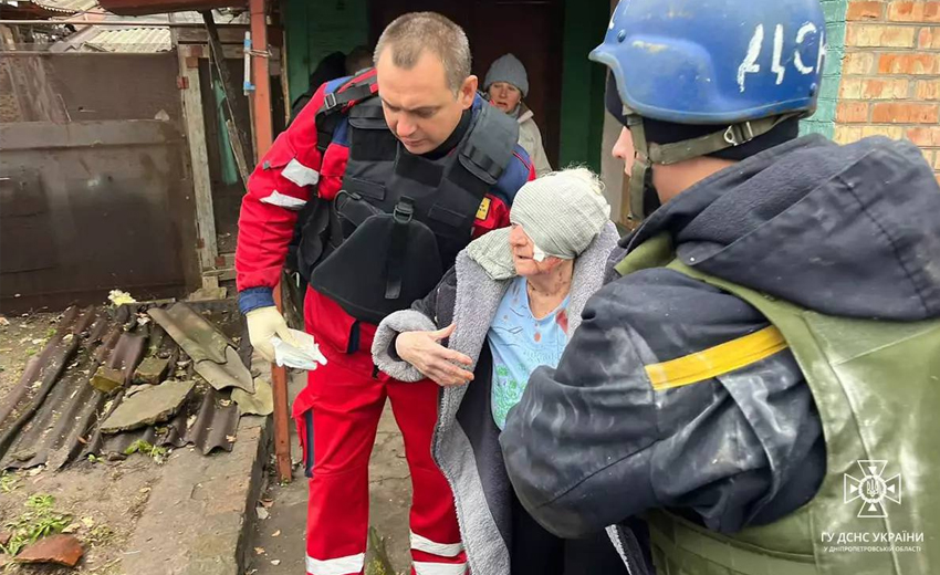 Надзвичайники Нікополя врятували з-під завалу жінку