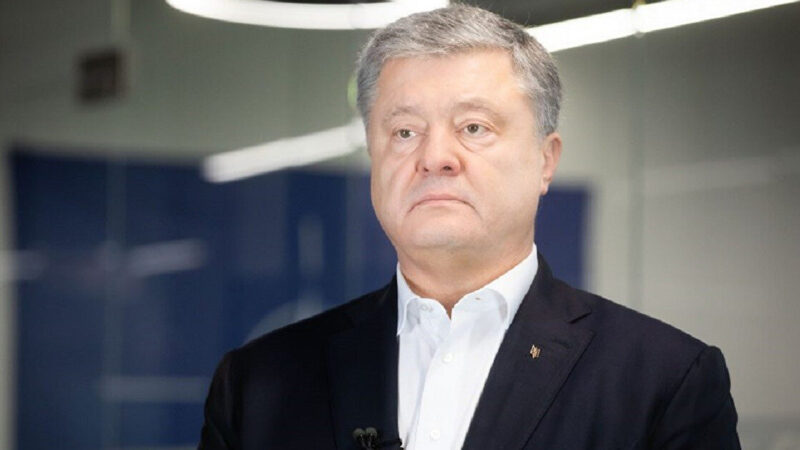 Порошенко заявив, що його не випустили за кордон попри відрядження від Стефанчука