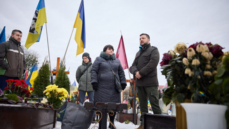 Зеленський у Львові вшанував пам’ять полеглих українських військових