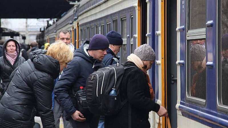 Стало відомо, скільки українців в’їхало до Польщі від початку повномасштабної війни