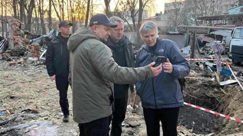 Представниця МКС відвідала місця ракетних ударів росіян у Харкові та Грозі