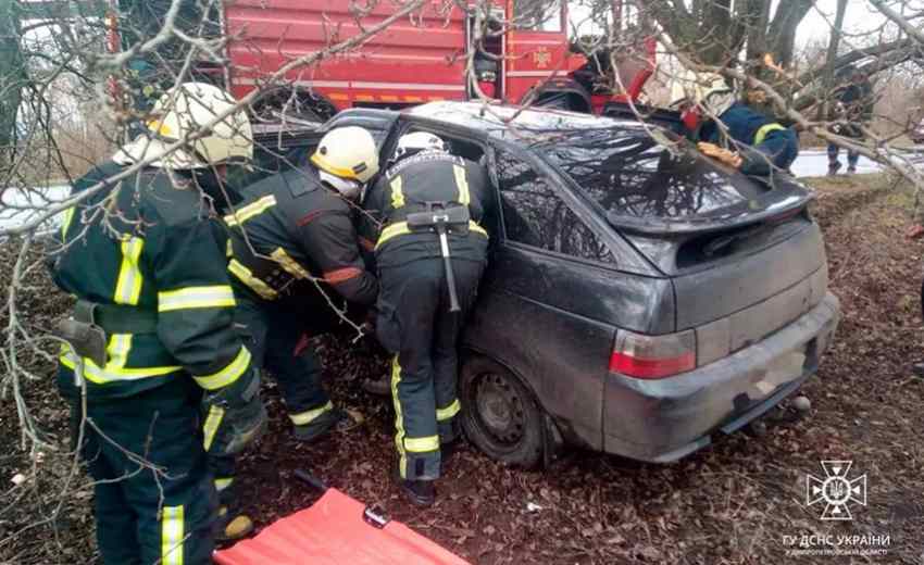 Внаслідок ДТП у Павлоградському районі постраждало двоє людей, серед них підліток