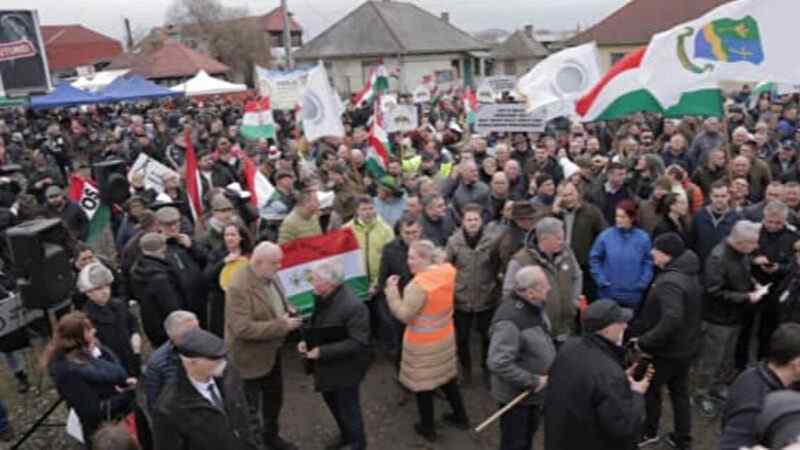 ЗМІ: Угорські фермери влаштували протест на кордоні з Україною