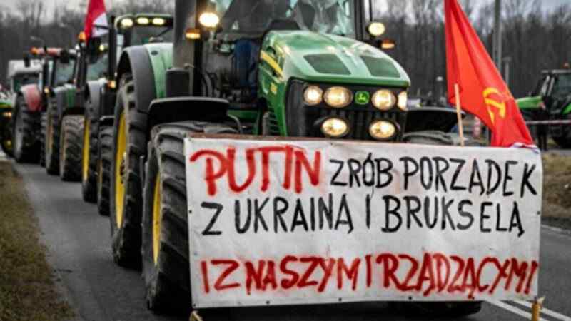 Поліція Польщі почала розслідування через скандальний плакат із закликом до Путіна