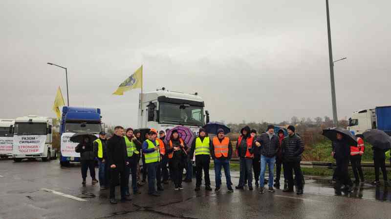 Українські перевізники протестуватимуть на трьох КПП з Польщею