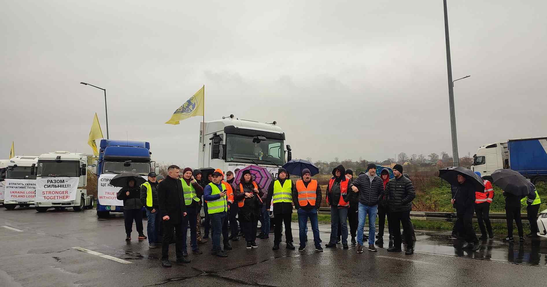 Українські перевізники протестуватимуть на трьох КПП з Польщею