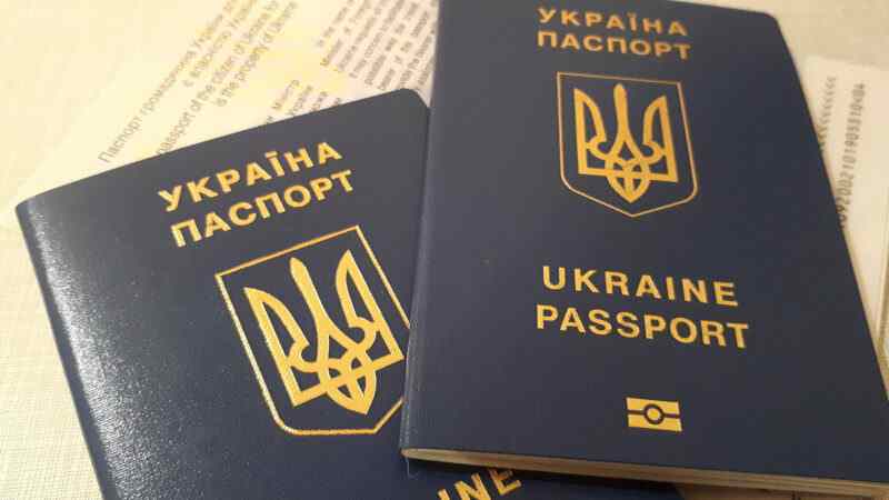 Польща погодилася продовжити захист українських біженців без паспорта