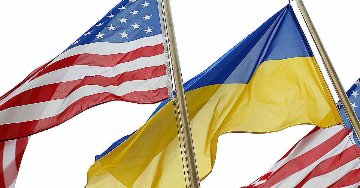 Зброя, фінанси та гуманітарка: яку допомогу Україна отримувала від США