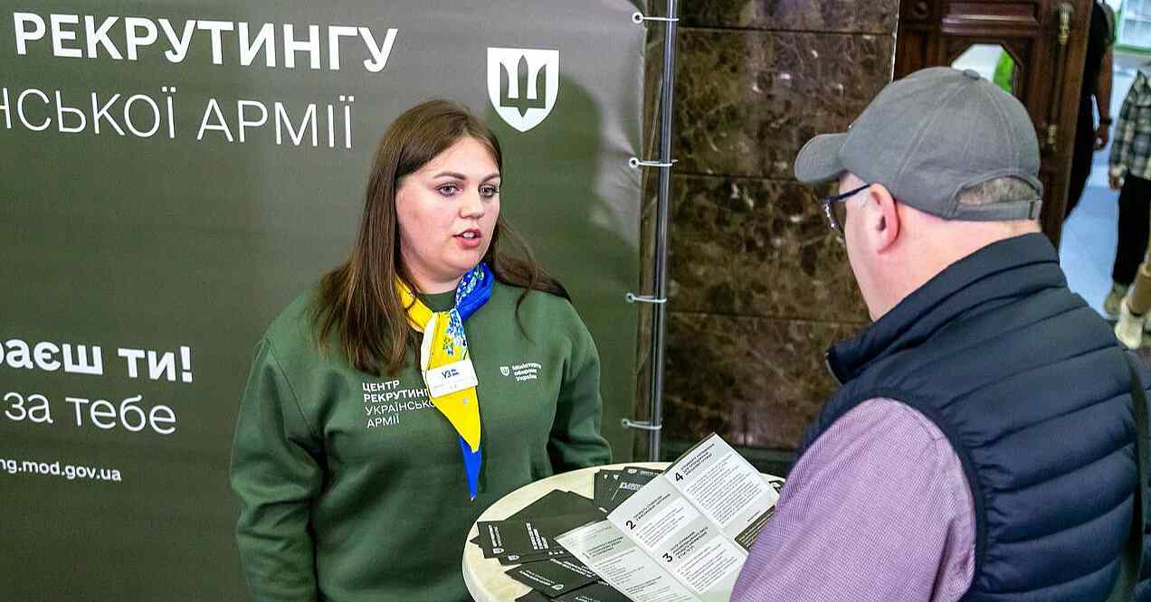 На Центральному вокзалі Києва відкрили центр рекрутингу ЗСУ