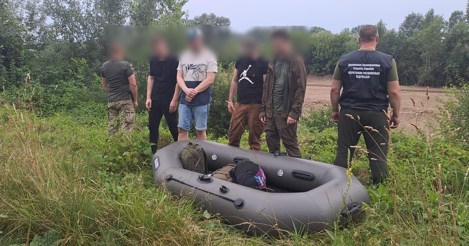 На Закарпатті дві групи чоловіків планували переплисти Тису на човнах – ДПСУ