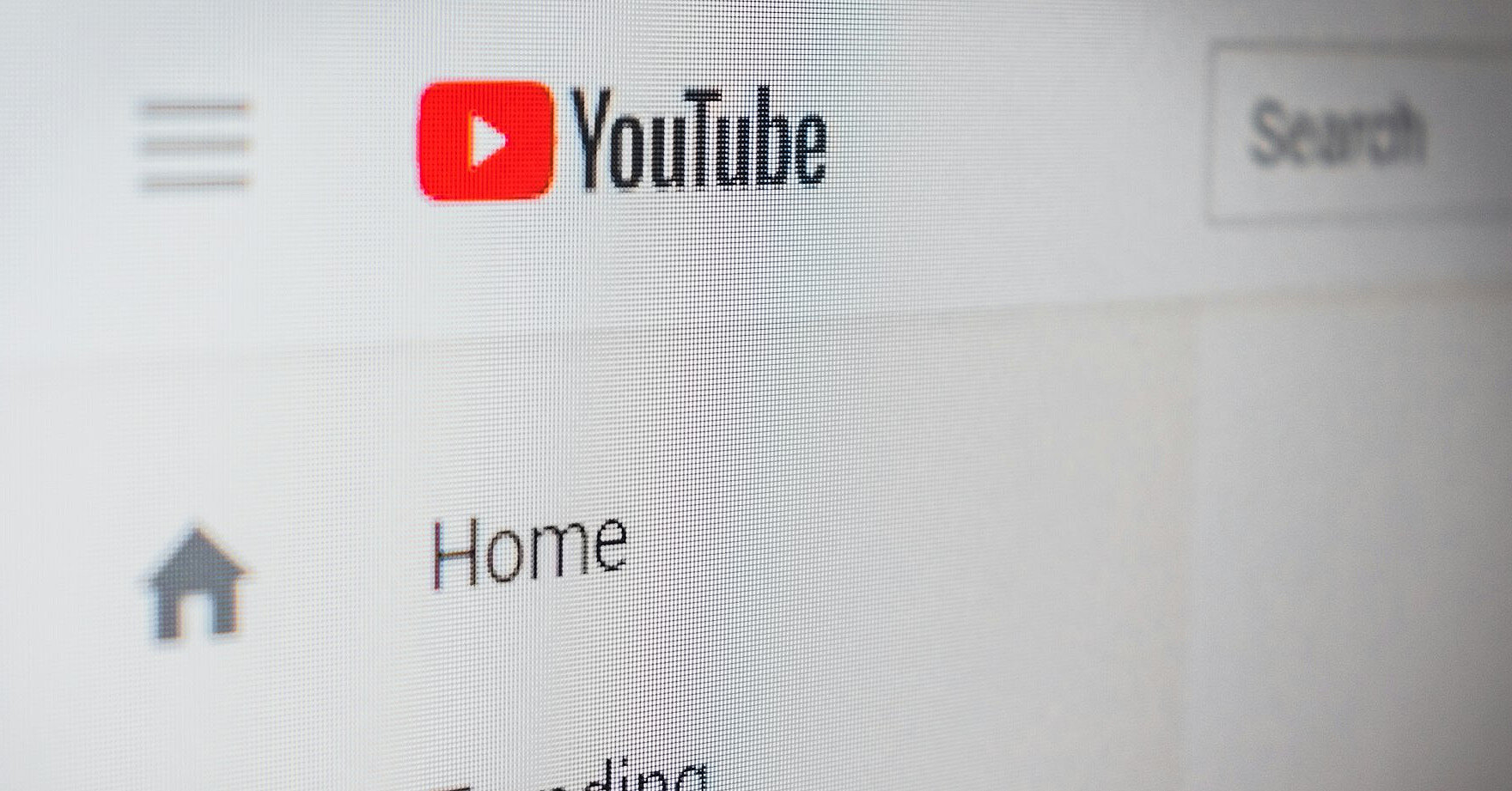 Британська розвідка проаналізувала можливе блокування YouTube в РФ