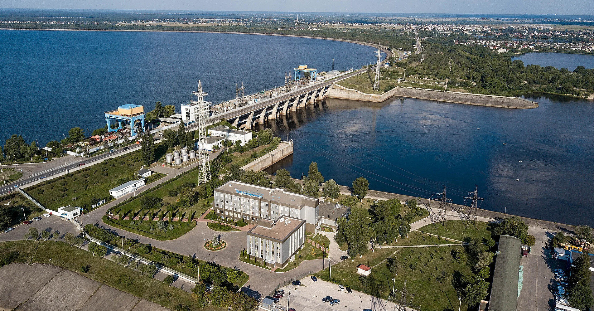 На Київській ГЕС відкривають рух через дамбу – ОВА