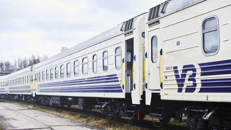 “Укрзалізниця” збільшить кількість поїздів із жіночими купе: список рейсів