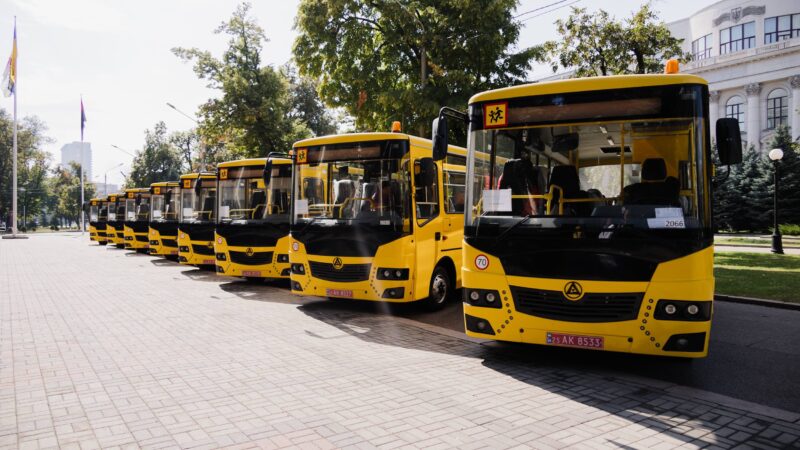 Громади Дніпропетровщини отримали чергову партію шкільних автобусів