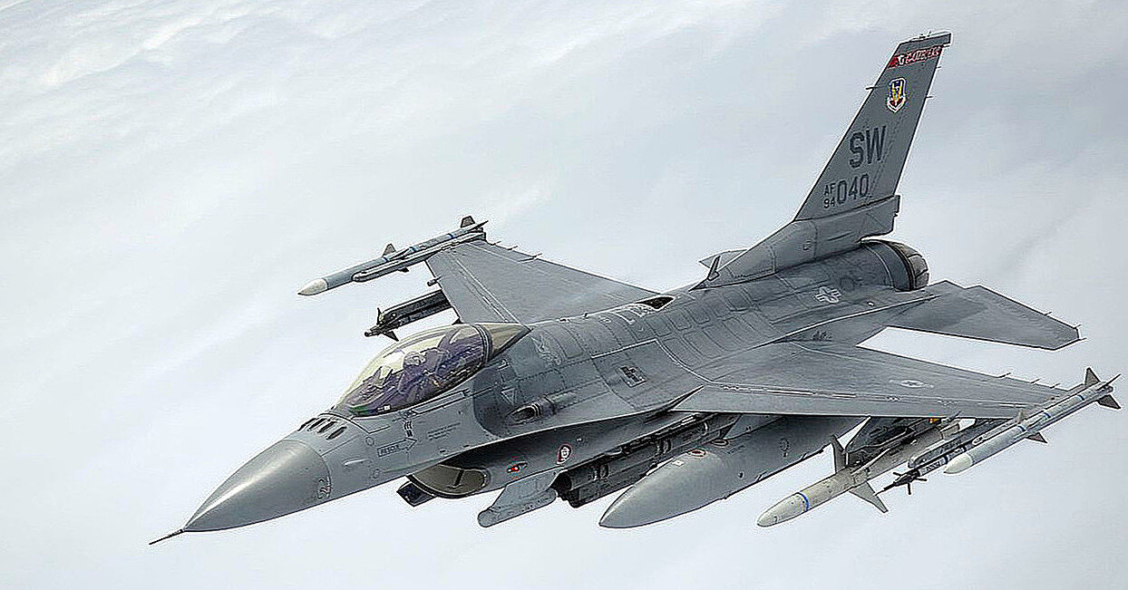 До центру навчання пілотів у Румунії прибули F-16 з Нідерландів