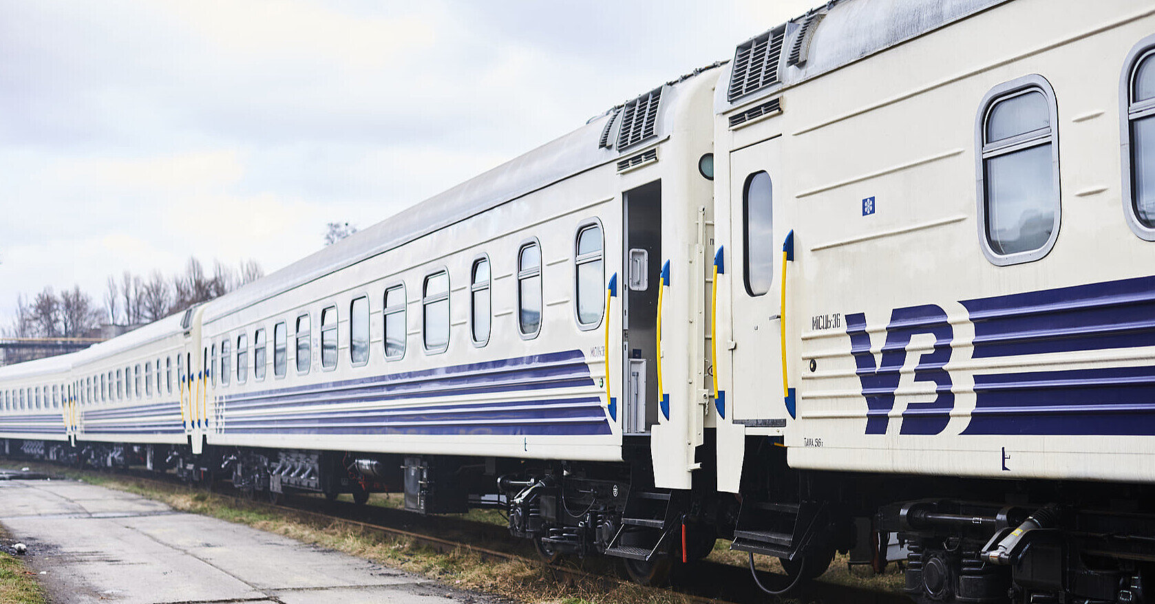 “Укрзалізниця” запускає додаткові поїзди до Львова та Камʼянця-Подільського