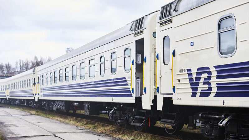 “Укрзалізниця” змінює рух поїздів на Буковині: список маршрутів