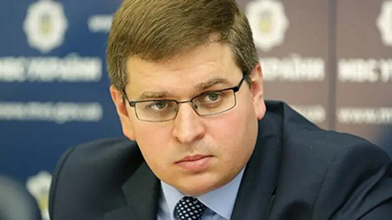 Схема з авто на мільйони: екс-секретарю МВС оголосили підозру